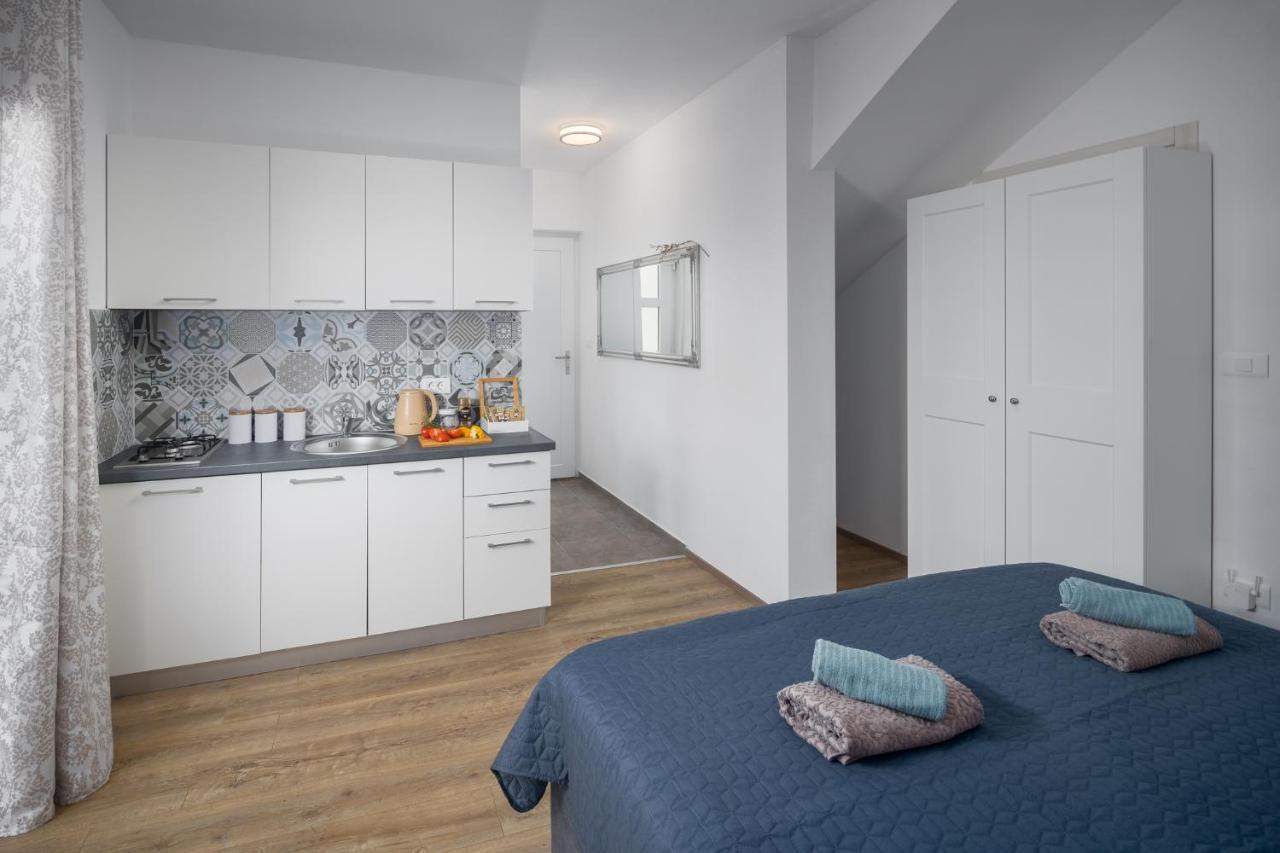 Studio Apartments Villa Valla - Free Bikes 파자나 외부 사진