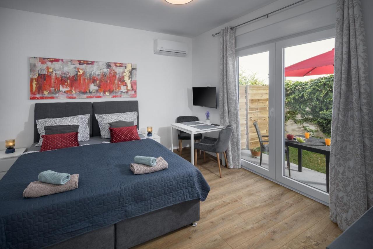 Studio Apartments Villa Valla - Free Bikes 파자나 외부 사진