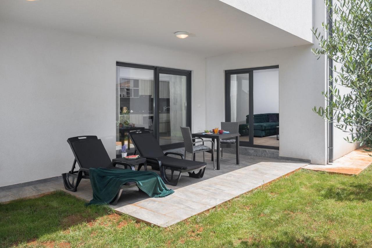 Studio Apartments Villa Valla - Free Bikes 파자나 외부 사진