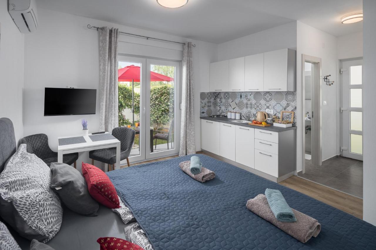 Studio Apartments Villa Valla - Free Bikes 파자나 외부 사진
