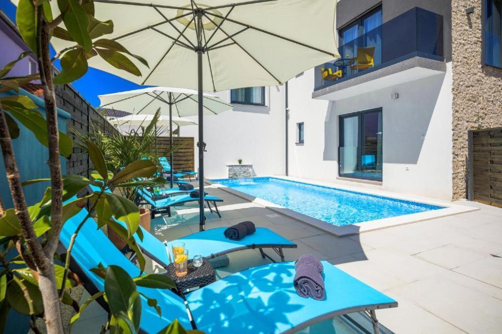 Studio Apartments Villa Valla - Free Bikes 파자나 외부 사진