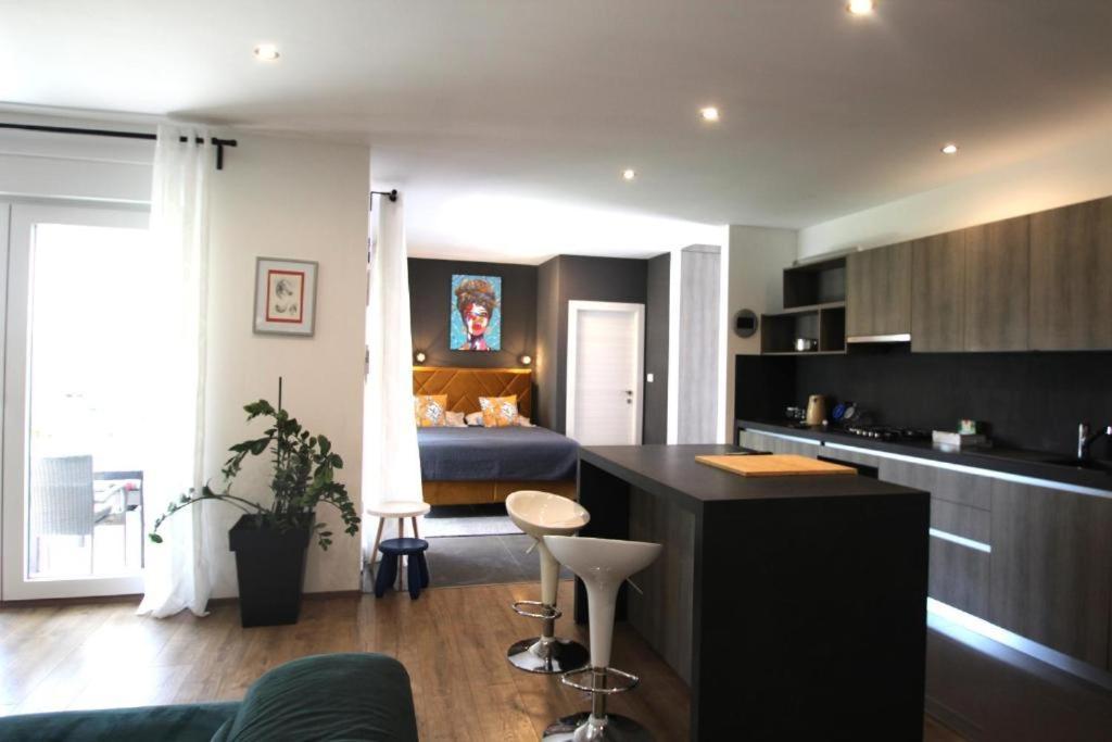 Studio Apartments Villa Valla - Free Bikes 파자나 외부 사진