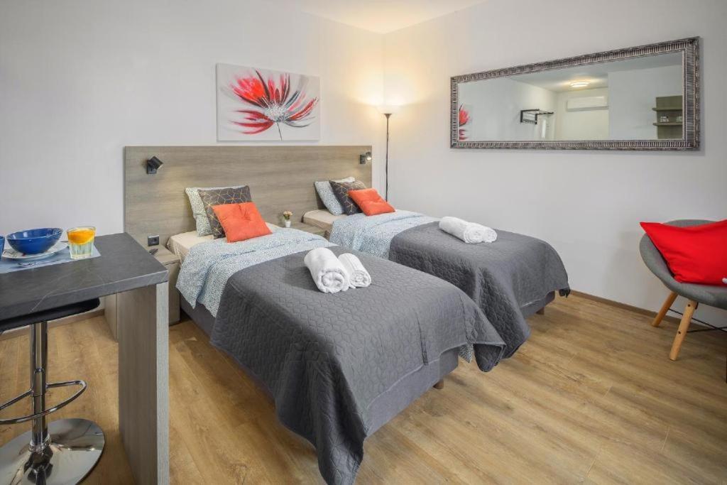 Studio Apartments Villa Valla - Free Bikes 파자나 외부 사진