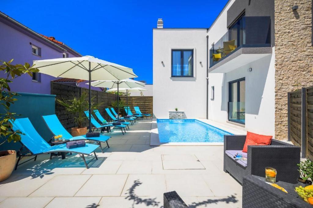 Studio Apartments Villa Valla - Free Bikes 파자나 외부 사진