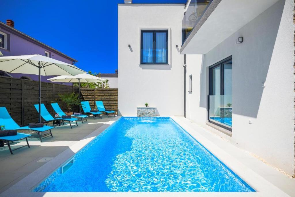Studio Apartments Villa Valla - Free Bikes 파자나 외부 사진