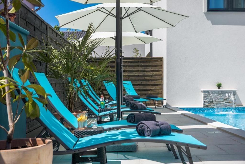 Studio Apartments Villa Valla - Free Bikes 파자나 외부 사진